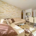 Baskapoint - Renovated Apartament